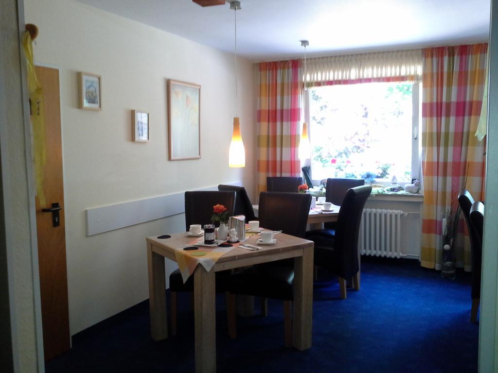 Hotel Haus Mariandl Düsseldorf Esterno foto