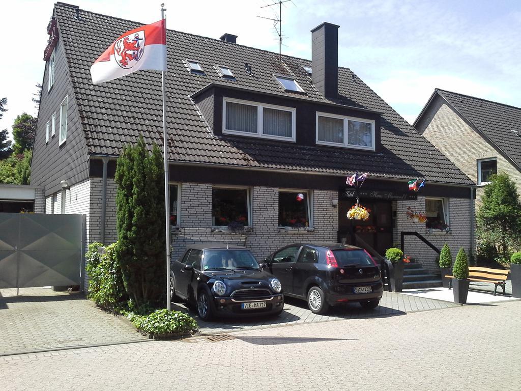 Hotel Haus Mariandl Düsseldorf Esterno foto